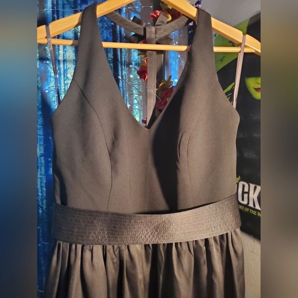 ONLY WORN ONCE Black Vera Wang dress like new size 12 lots of details!! - Picture 2 of 5